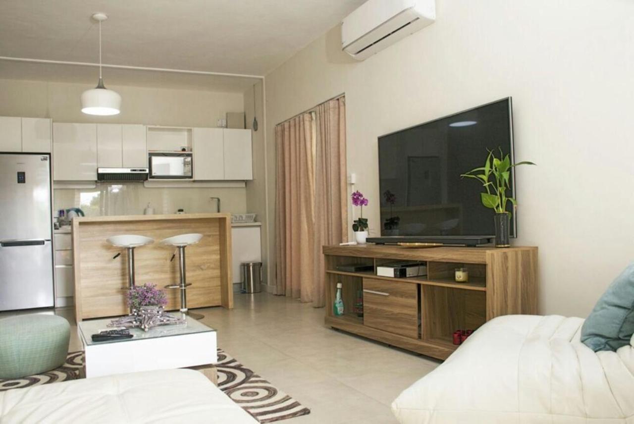 Luxury Modern 2-Bed Apartment Pereybere Grand Bay Buitenkant foto